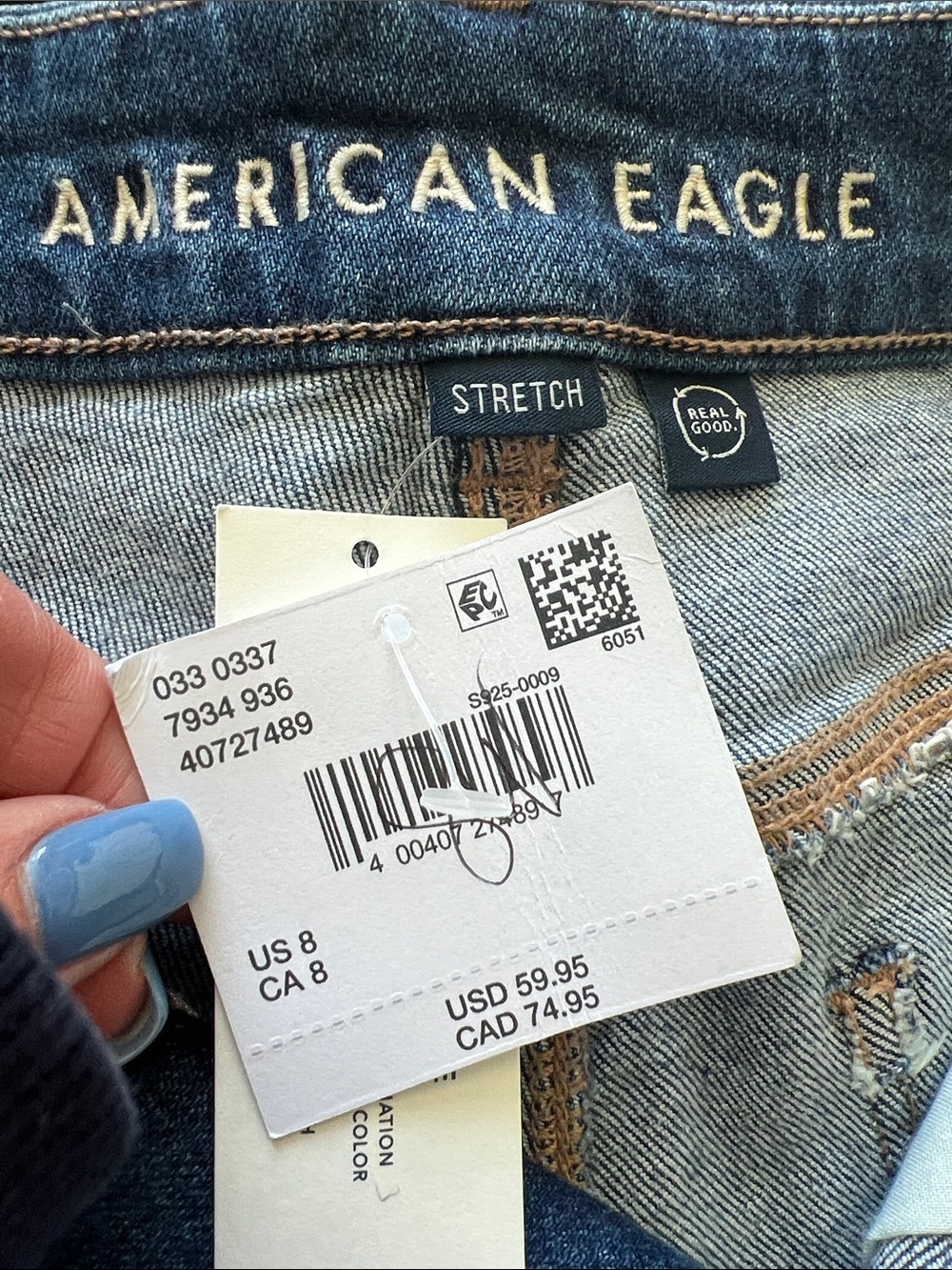 NWT American Eagle Women's Curvy Mom Distressed Denim Jean Short in Blue Size 8 - Picture 5 of 7